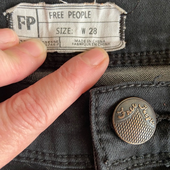 Free People black jeans 28 - Picture 2 of 6